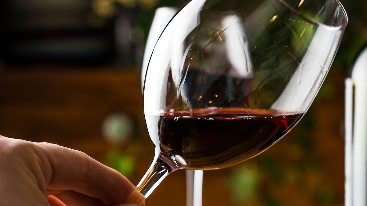 Как понять, что вино испортилось: 3 самых красноречивых признака Как понять, что вино испортилось: 3 самых красноречивых признака