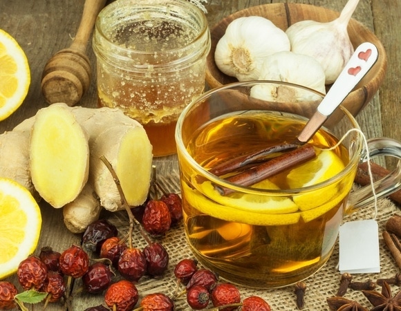 Диетолог Русакова перечислила лучшие напитки против простуды: морсы, компоты или чай — что выбрать?