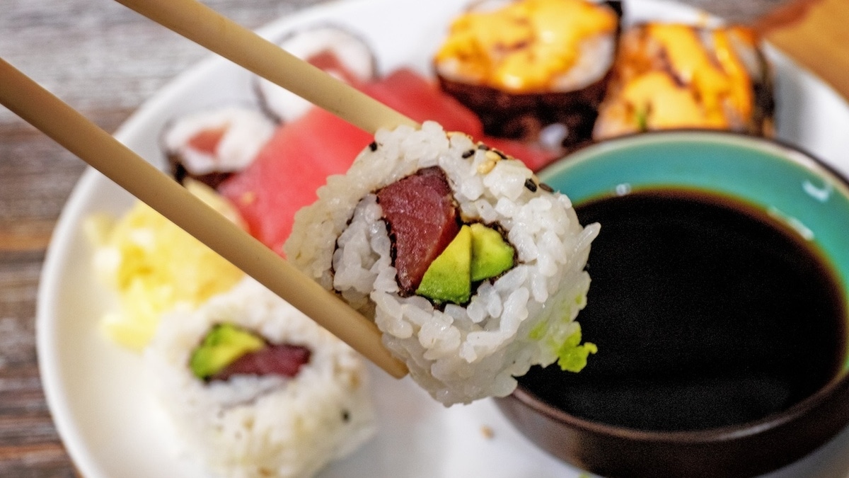 Какие роллы можно съесть на ужин? Состав и точное количество определили эксперты