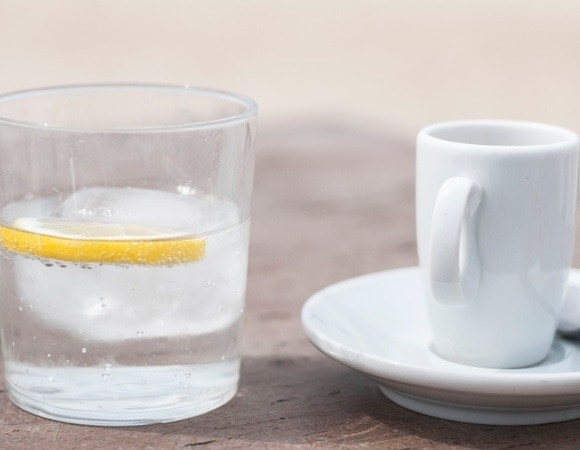 С утра этот напиток взбодрит лучше кофе — диетолог рассказала не о чае и какао 