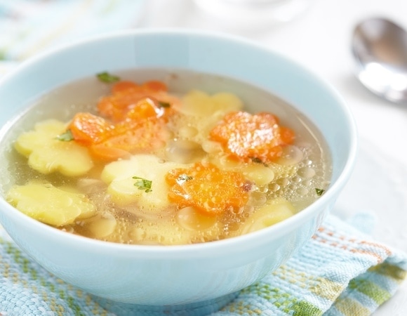 Нужно ли заставлять ребенка есть суп: мнение педиатра