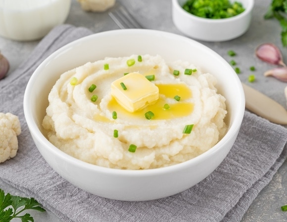 Блендером или вручную? Вот как превратить цветную капусту в кремовое пюре без комочков