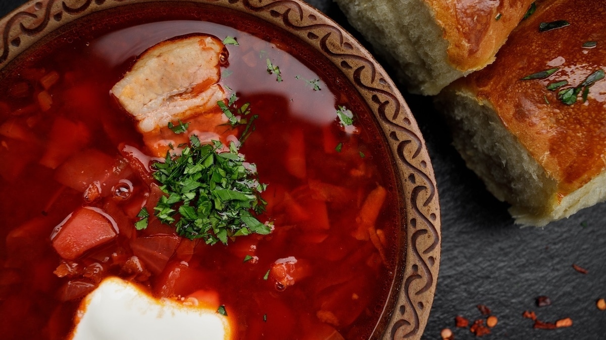 Шеф-повар ответил, зачем добавляют в борщ смородину — и сделать так, чтобы "не перебить вкус и аромат"