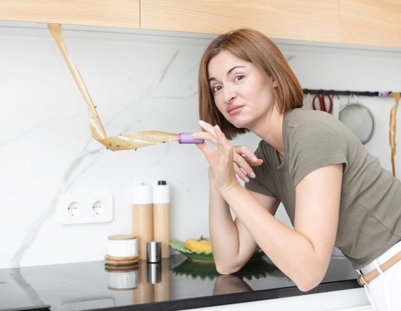 Расправа не понадобится: мухи и мошки улетят из кухни добровольно — благодаря этому лайфхаку Расправа не понадобится: мухи и мошки улетят из кухни добровольно — благодаря этому лайфхаку