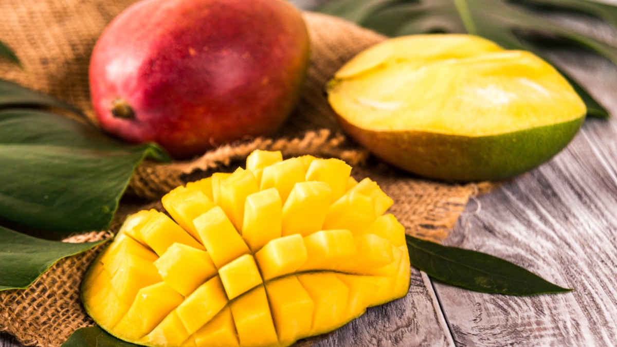 Распробовали экзотику: россияне стали в 2 раза чаще покупать манго — вот почему это хорошо