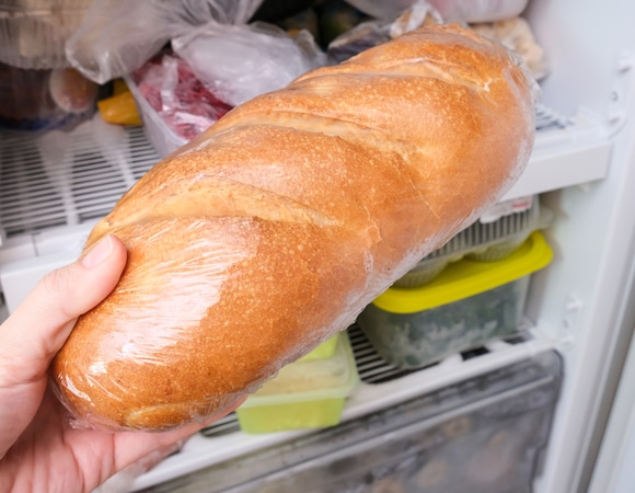 Не храните хлеб так! Звездный британский пекарь раскритиковал эту распространенную ошибку хозяек