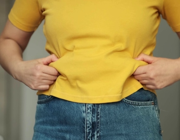Хуже сахара: гастроэнтеролог Вялов сказал, из-за чего откладывается жир на животе 