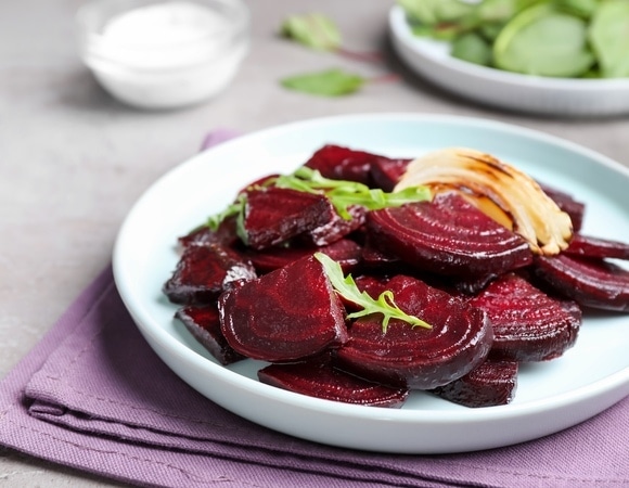 Шеф-повар назвал идеальную температуру для запекания свеклы — секрет в карамелизации сахаров