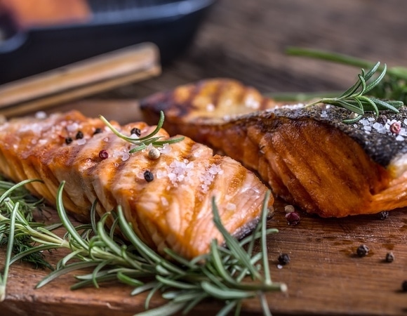 Как жарить рыбу, чтобы она не разваливалась на сковороде — поможет бумажное полотенце Как жарить рыбу, чтобы она не разваливалась на сковороде — поможет бумажное полотенце