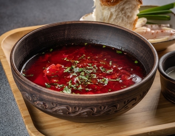 Ни ложки больше? Биолог объяснила, чем вреден борщ и как сделать его полезнее