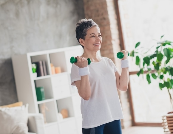 Не йога и не скандинавская ходьба: какие тренировки помогают пищеварению — почему это важно тем, кому за 50
