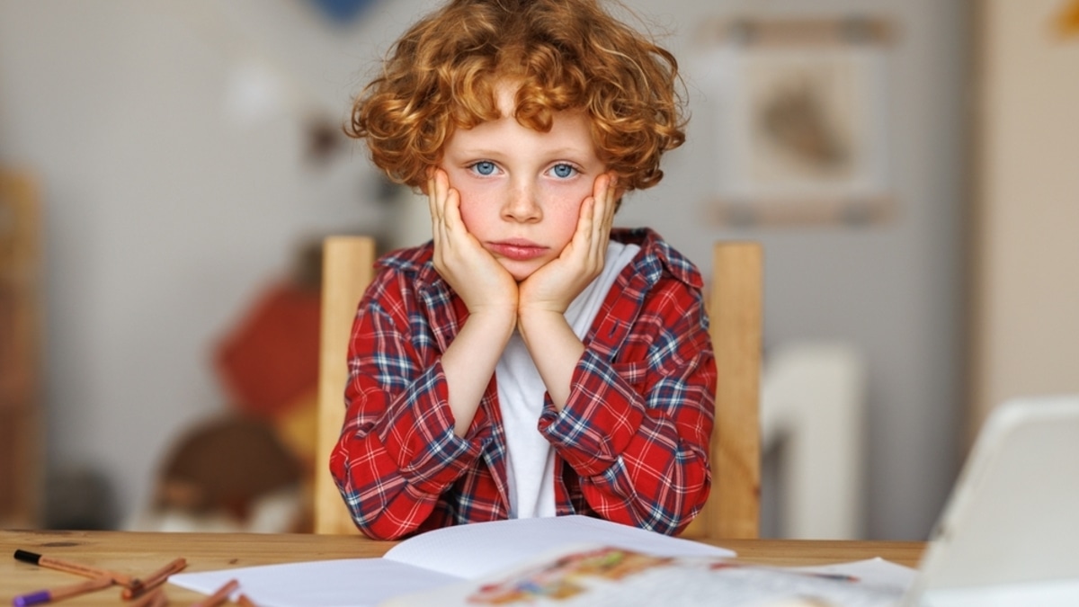 Ребенок таскает из школы двойки? Не спешите ругаться, лучше отведите десятилетку ко врачу