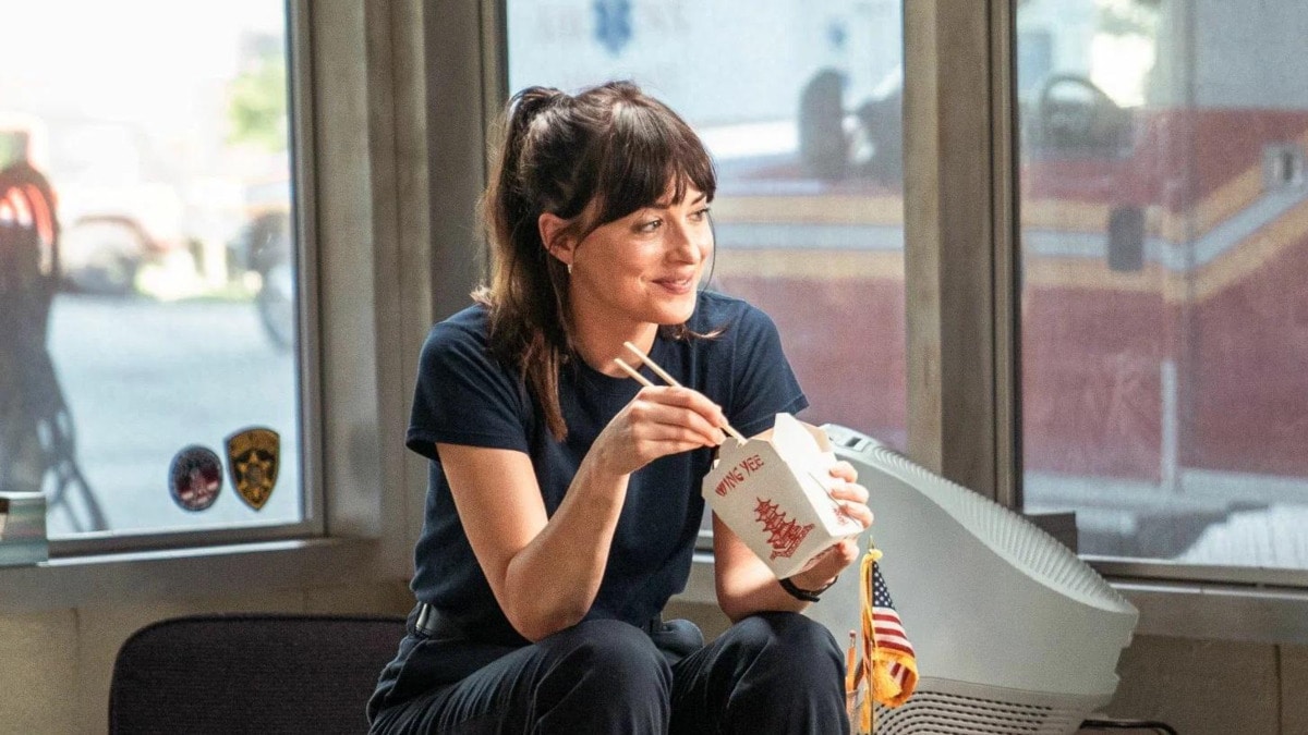 Как Дакота Джонсон похудела для фильма "Мадам Паутина": чтобы выглядеть по-супергеройски нужны не сверхусилия, а постоянство