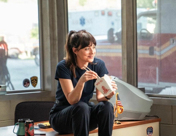 Как Дакота Джонсон похудела для фильма "Мадам Паутина": чтобы выглядеть по-супергеройски нужны не сверхусилия, а постоянство