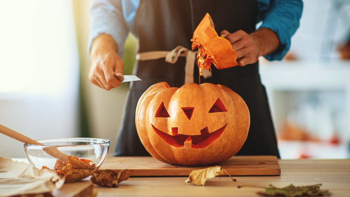 Резьба по тыкве: 6 хитростей для потрясающих украшений к празднику волшебства