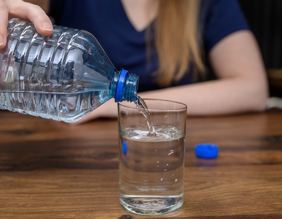 Сначала пейте, потом ешьте: как отличать "ложный" голод от настоящего