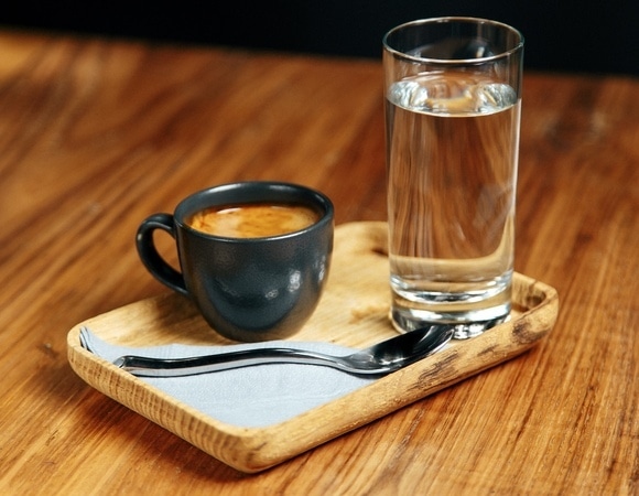 Из-за кофе возникает обезвоживание? Кофеманам дали 4 совета, как избежать неприятных последствий