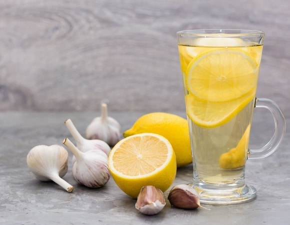 Эликсир тети Жанетты — шеф-повар поделился семейным рецептом целебного напитка из лимона и чеснока