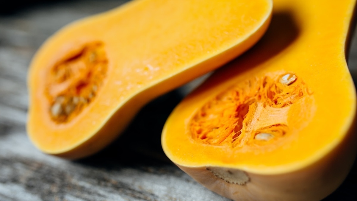 Шарлотка внутри тыквы: эксперты "Едим Дома" придумали новый способ подачи десерта