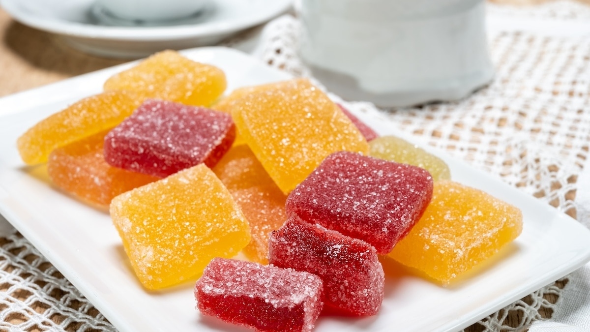 Врач объяснила, какая полезная сладость на самом деле вредит зубам и фигуре