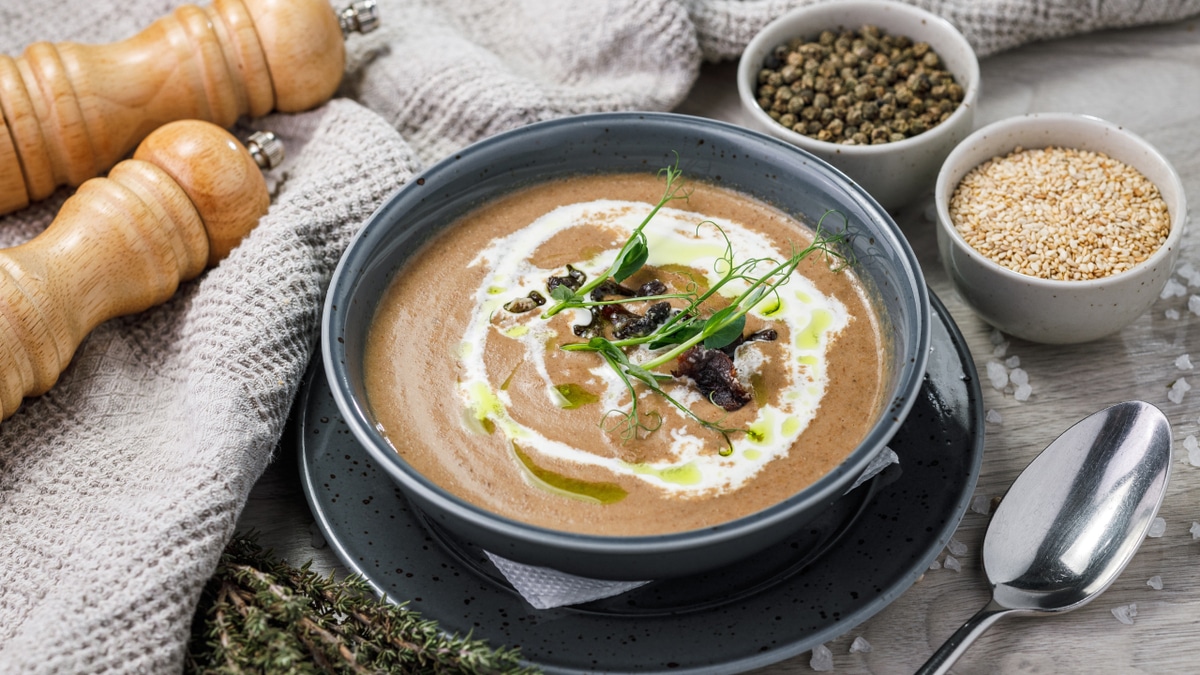 Не любите грибной суп? Попробуйте приготовить его по рецепту Джейми Оливера 