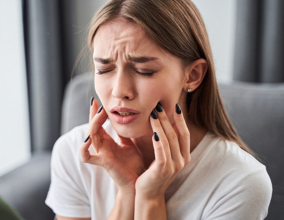 5 продуктов, которые уничтожают наши зубы: стоматолог объяснила, как снизить риск разрушения эмали