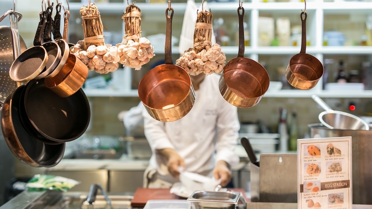 Что чувствуют повара на открытой кухне: честное мнение шефа Святослава Спивакова