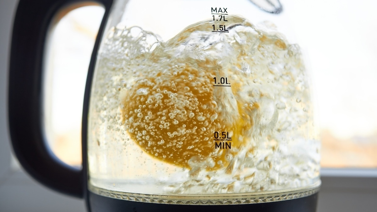 Врач объяснила, почему нельзя пить воду с накипью и как безопасно ее удалить