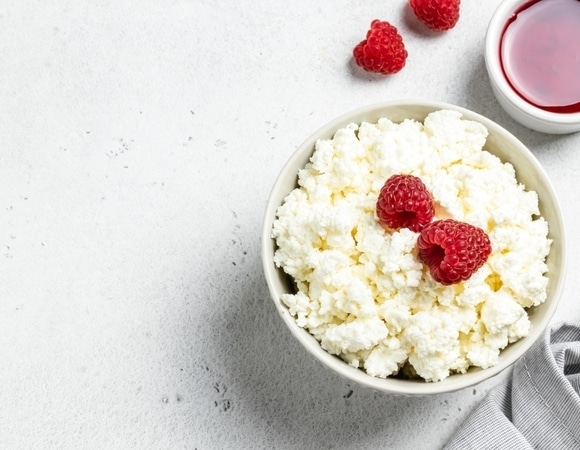 Россияне полюбили зерненый творог: 3 молочных продукта, продажи которых растут на фоне падения спроса