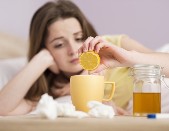 Не трогай, это на Новый год: эксперты предупредили о пике ОРЗ после праздников — запасаемся идеями, как поднять иммунитет