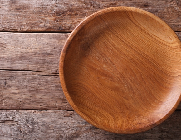 Что будет, если разогревать в микроволновке еду в деревянной посуде?