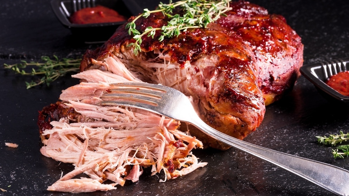 И витамины на месте, и калорий меньше: диетолог Русакова подсказала 3 полезных способа приготовления свинины 