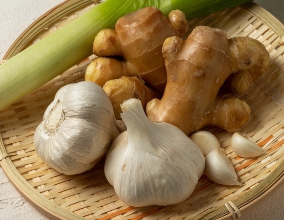 Опасный тренд: диетологи рассказали, что скрывает "чудо-паста" из чеснока, лука и имбиря