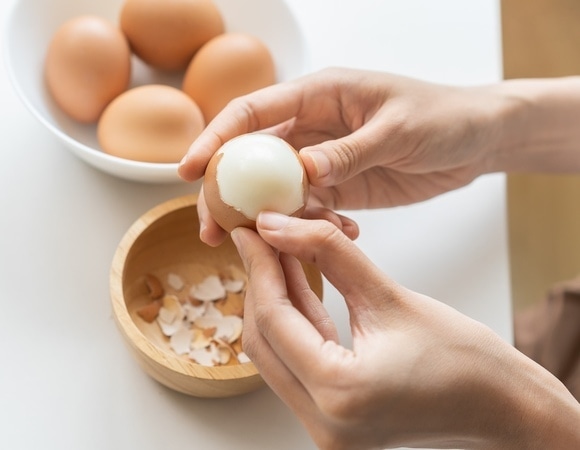 Как легко очистить вареные яйца — эксперты дали 2 способа Как легко очистить вареные яйца — эксперты дали 2 способа