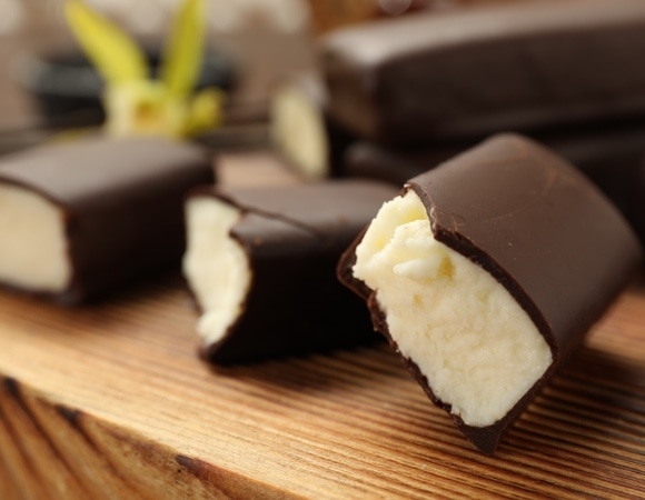 Глазированные сырки могут вызвать воспаление кишечника: а если сделать их дома?