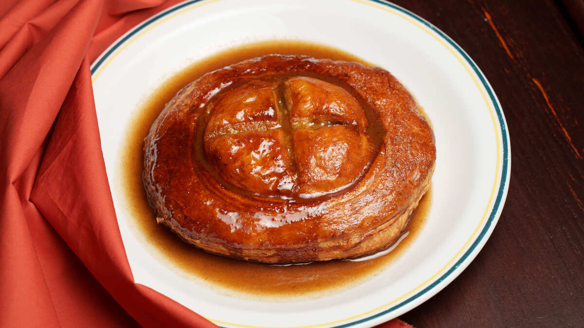 Готовим говядину Веллингтон с пивным соусом — шеф-повар поделился рецептом