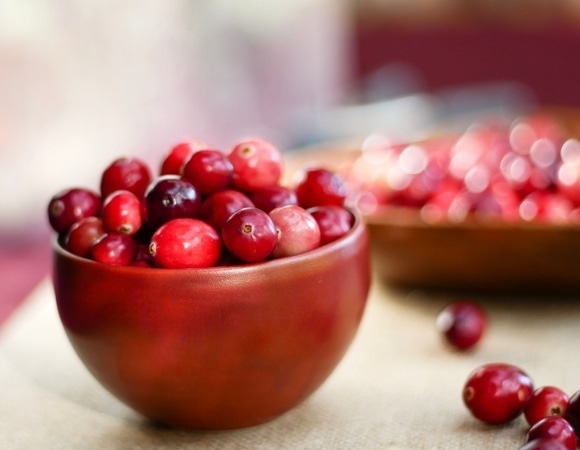 Россиян познакомили с 3 главными ягодами осени: как их сохранить до лета?