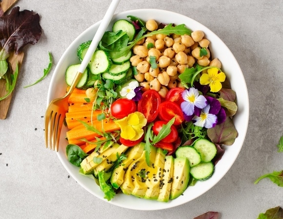 Быть мясоедом лучше? Россиянам озвучили неочевидный минус веганства 