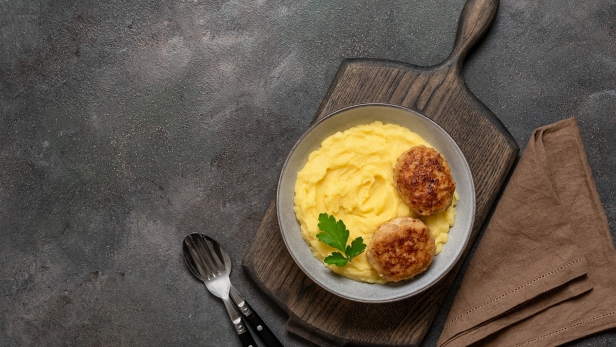 Эти 2 гарнира не подойдут к мясу: почему привычные сочетания лучше употреблять отдельно друг от друга