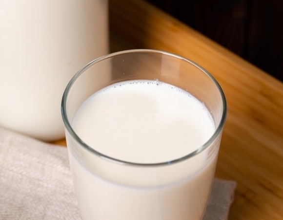 Что произойдет, если пить кефир перед сном — на своем примере объяснил телеведущий Малоземов