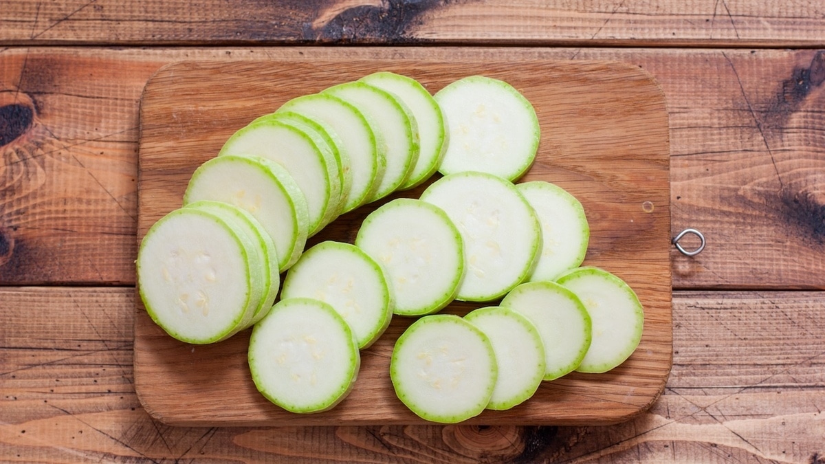 Существует риск отравления кабачками — если появился этот признак, то только выкидывать