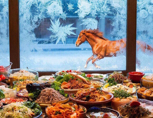 "Движение вверх": астролог подсказала, что должно быть на праздничном столе, встречая год Лошади "Движение вверх": астролог подсказала, что должно быть на праздничном столе, встречая год Лошади