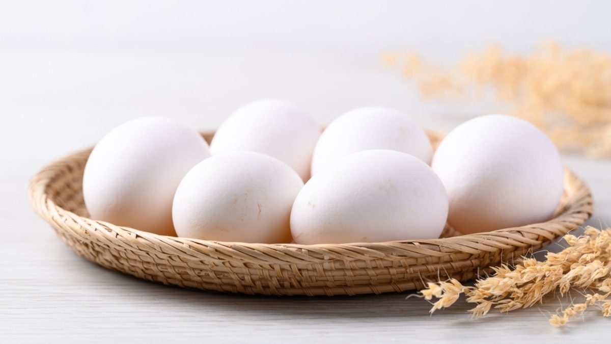 Не бежать в магазин в последний момент: эксперт раскрыла, чем заменить яйца в выпечке (и в каких случаях продукт незаменим)