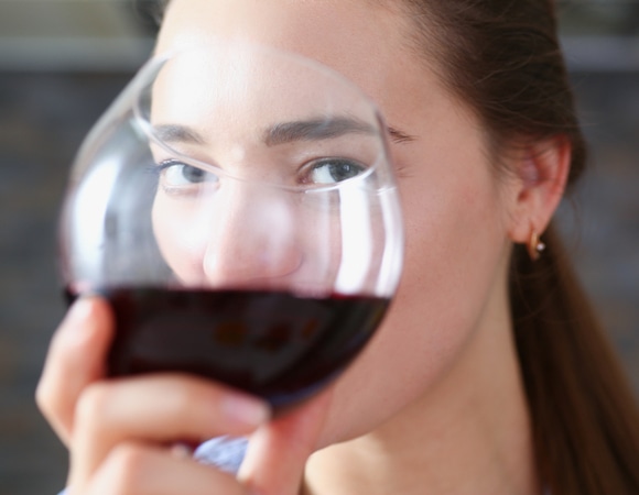 Как сладкое и жирное ведет к алкоголизму: неожиданное открытие ученых