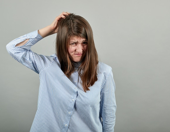 Взгляд в зеркало подскажет, что вы употребляете много фаст-фуда — и лишний вес тут ни при чем