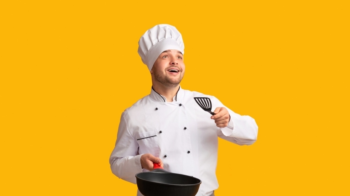 "Догоняет" работа шеф-поваров дома? Эксперт рассказал, готовит ли в нерабочее время