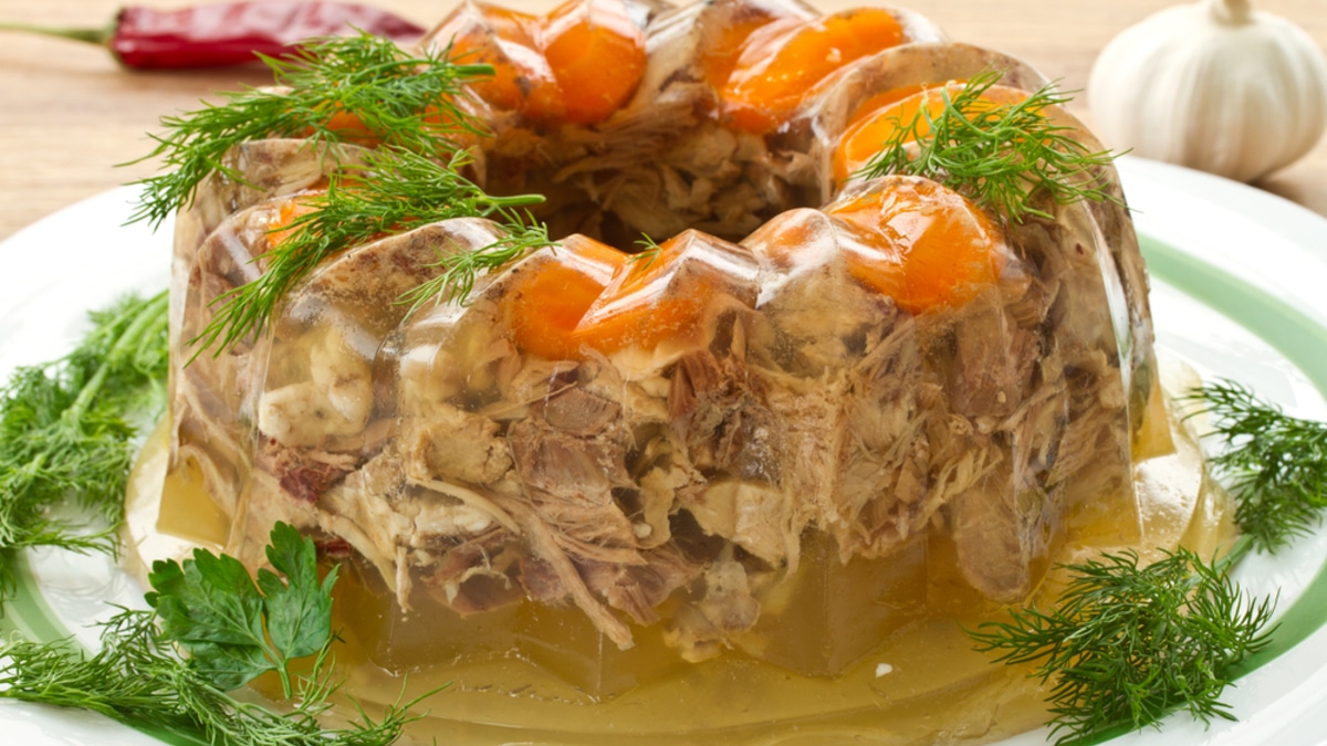 Согреет в студеную зиму: 7 ноября отмечаем День холодца