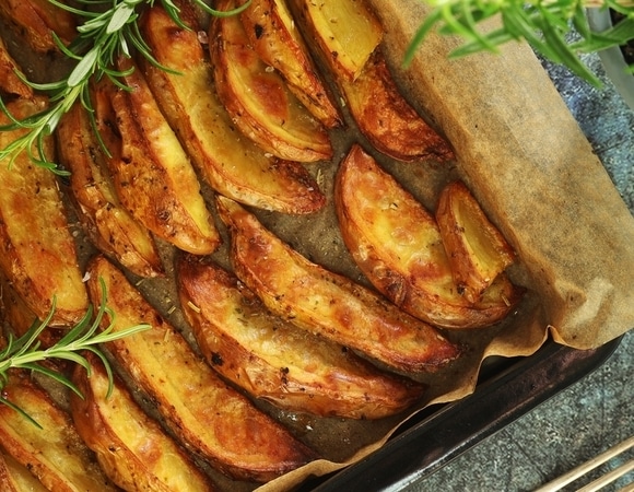 Распространенная ошибка при запекании овощей: шеф-повар утверждает, что именно это превращает продукты в вялую кашу