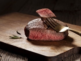 Нутрициолог назвала 5 жиросжигающих продуктов: один из них — красное мясо Нутрициолог назвала 5 жиросжигающих продуктов: один из них — красное мясо