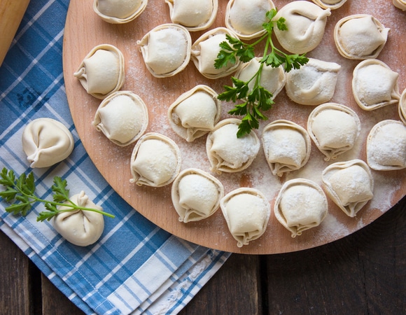 Вы неправильно варите пельмени: 8 ошибок, из-за которых они слипаются, рвутся или становятся скользкими